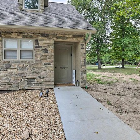 The Cozy Cottage With Lake Taneycomo Access! Branson Bagian luar foto