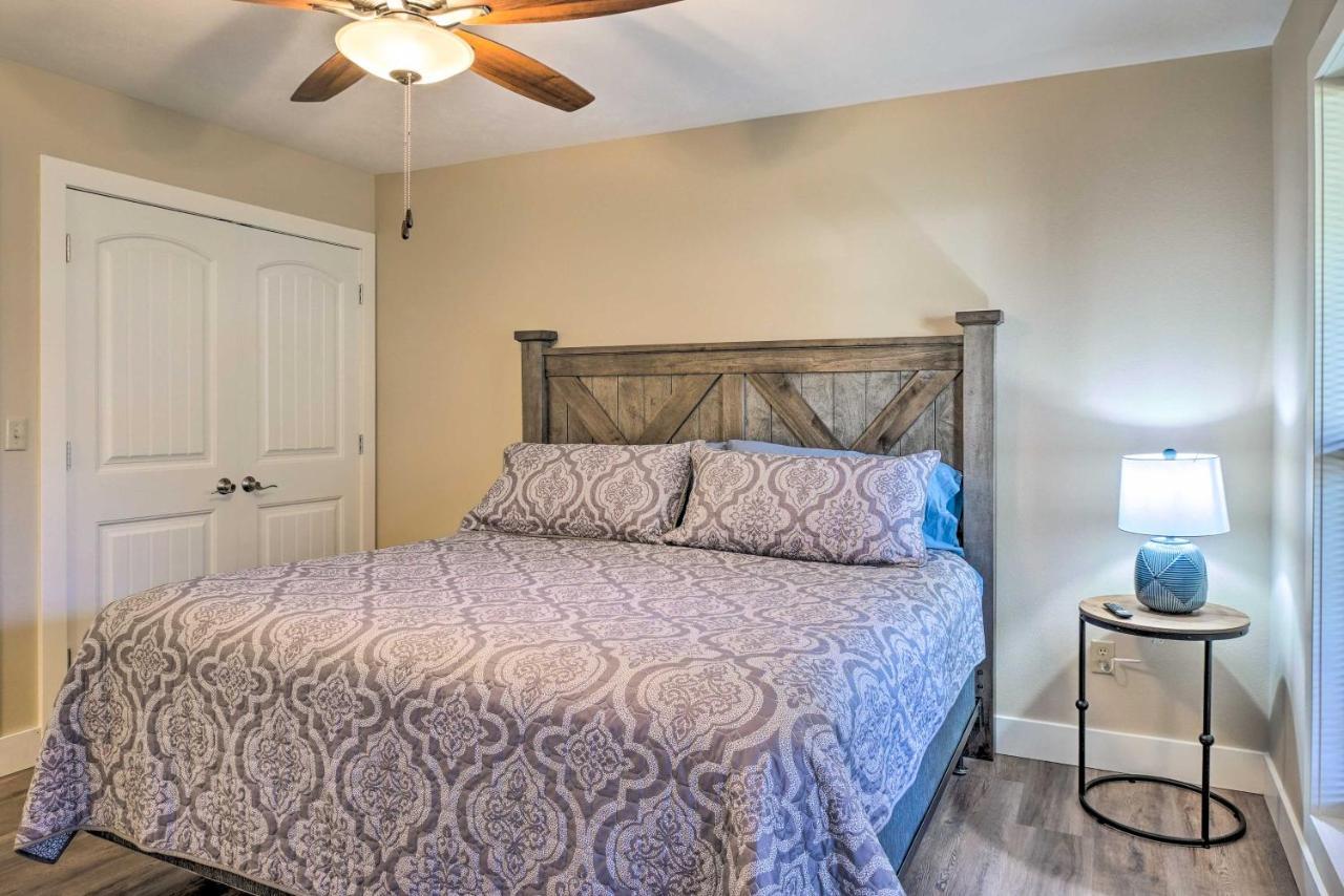 The Cozy Cottage With Lake Taneycomo Access! Branson Bagian luar foto
